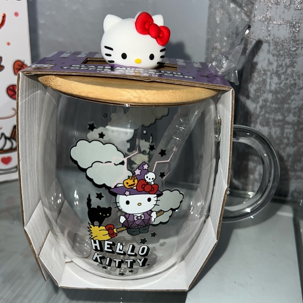 NWT Halloween Hello kitty Glass mug with topper and spoon